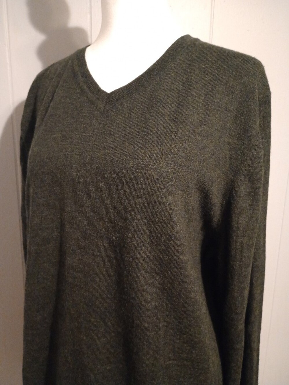 Apt. 9 Dark Green V-Neck Wool & Acrylic Sweater Size Large - Picture 4 of 9
